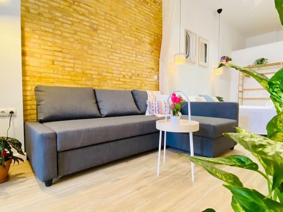 Relaxing Beachside Cabanyal Loft Валенсия Экстерьер фото